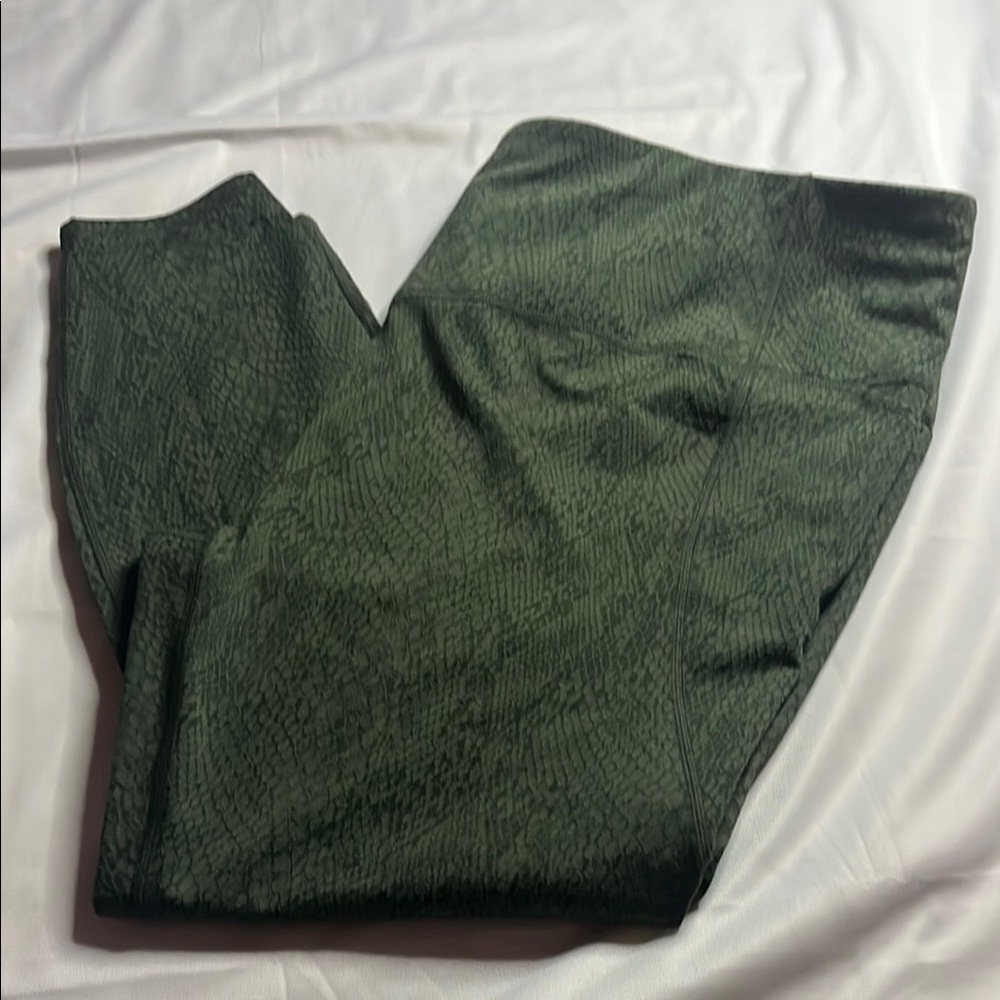 NWOT All In Motion Green Snake Skin Print Leggings